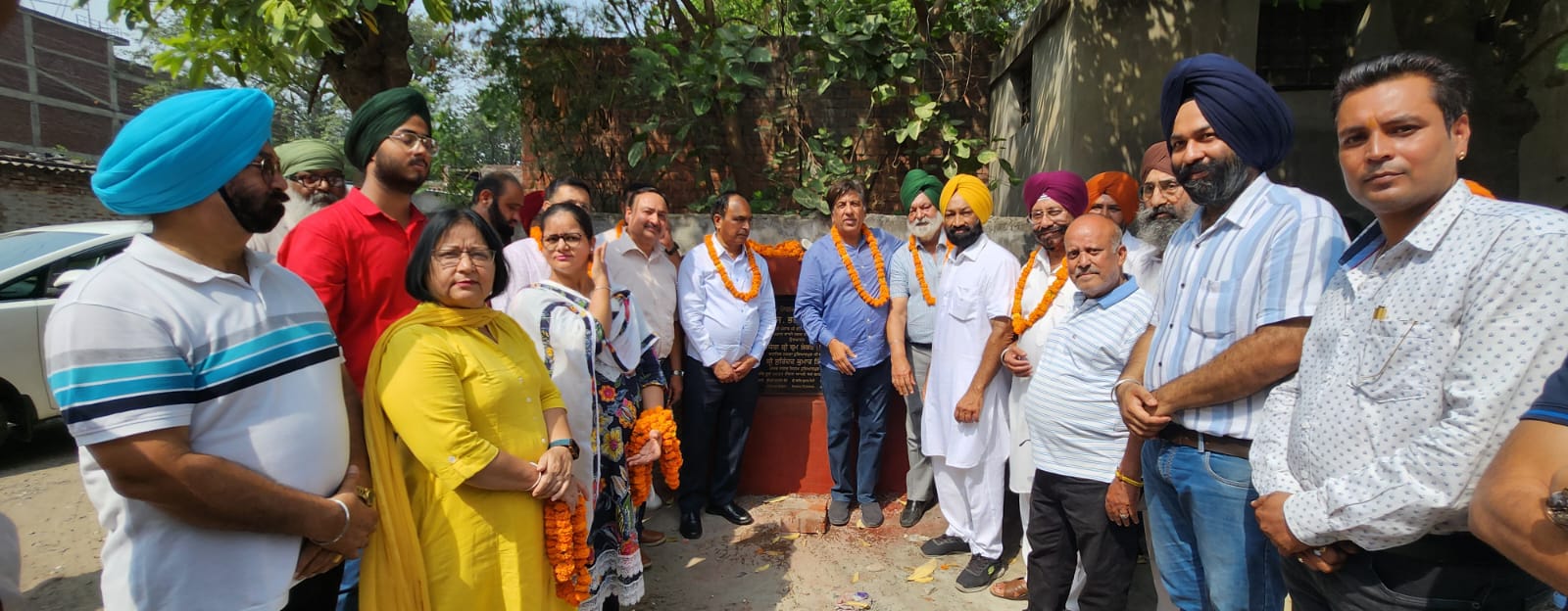 Street construction work started in ward number 23, development will be done at a cost of Rs 11 lakh.